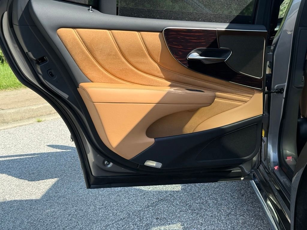 Certified 2024 Lexus LS 500 w/ Luxury Package RWD image 25