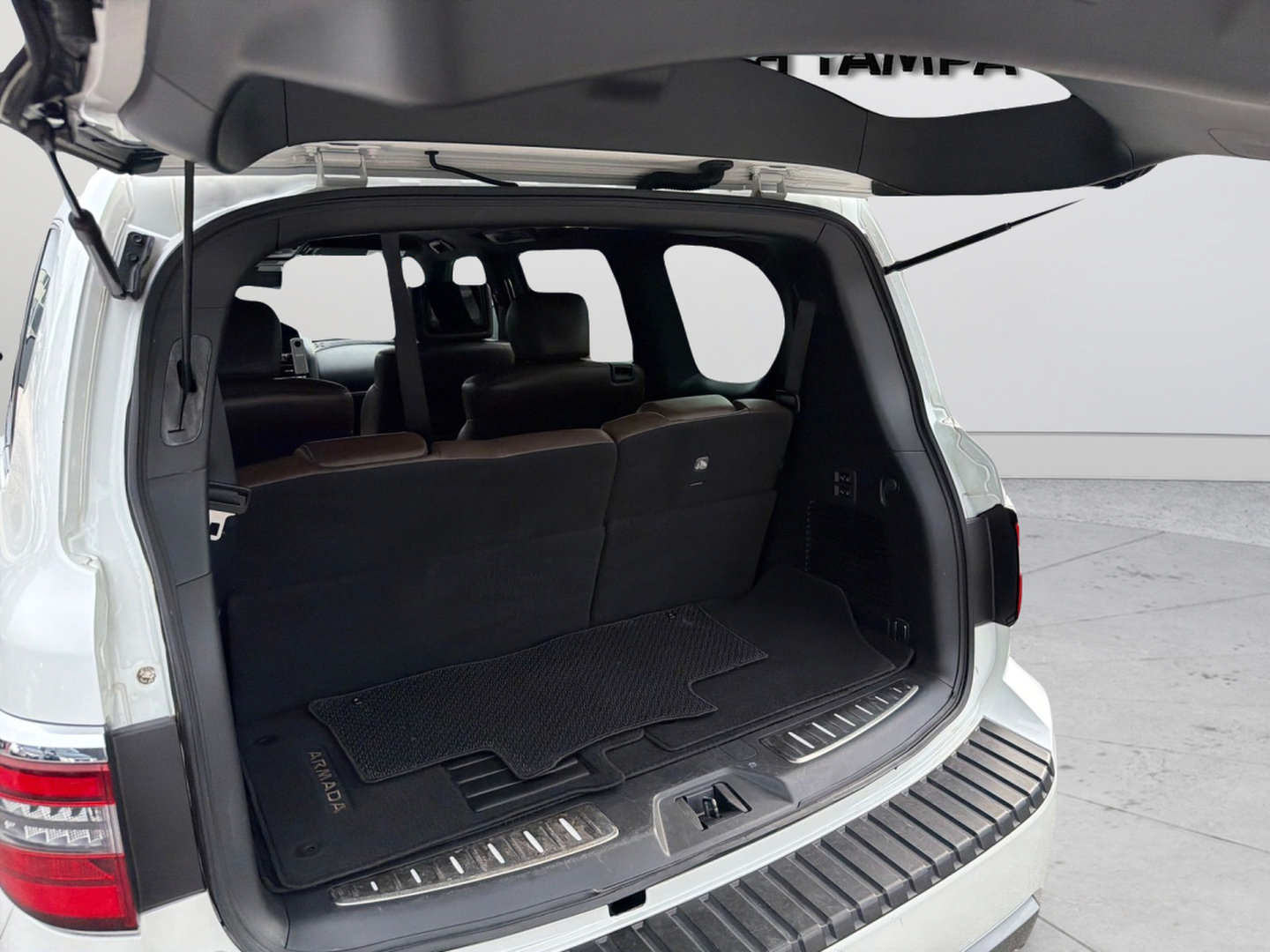 Used 2022 Nissan Armada Platinum w/ Captain's Chairs Package RWD image 37
