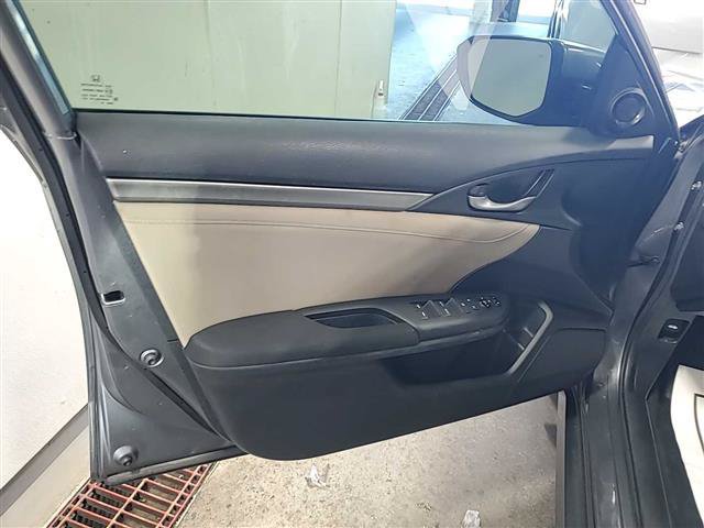 Used 2019 Honda Civic EX image 3