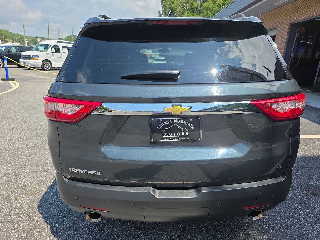 Used 2019 Chevrolet Traverse LT image 3