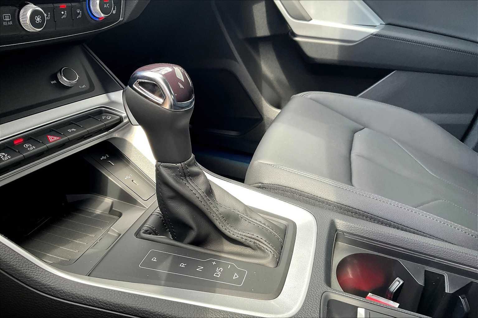 New 2025 Audi Q3 2.0T Premium w/ Convenience Package AWD/4WD image 7