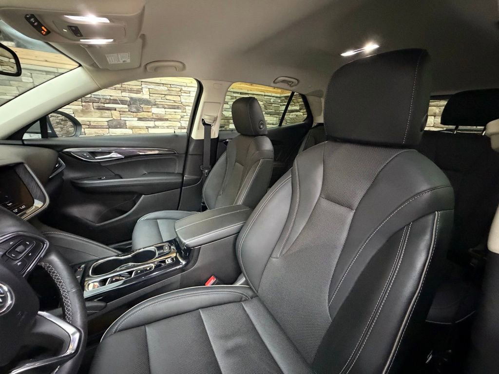 Used 2023 Buick Envision Essence image 11