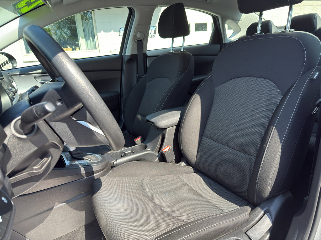 Used 2023 Kia Forte LXS w/ LXS Technology Package FWD image 10