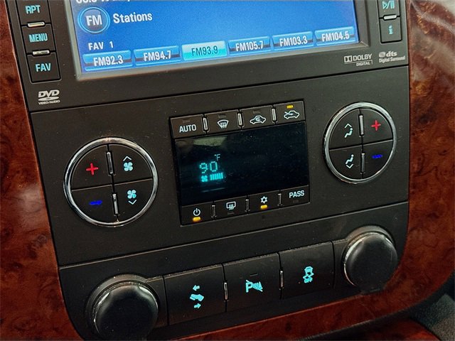 Used 2013 Chevrolet Avalanche LTZ image 18