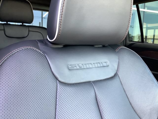 Used 2024 Jeep Grand Cherokee Summit AWD/4WD image 42
