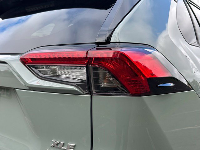 Used 2021 Toyota RAV4 XLE Premium AWD/4WD image 14