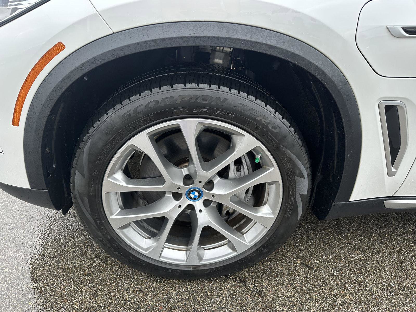 Used 2023 BMW X5 xDrive45e w/ Climate Comfort Package image 13