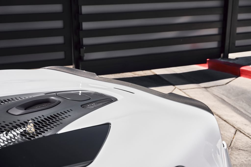 Used 2024 McLaren Artura RWD image 10