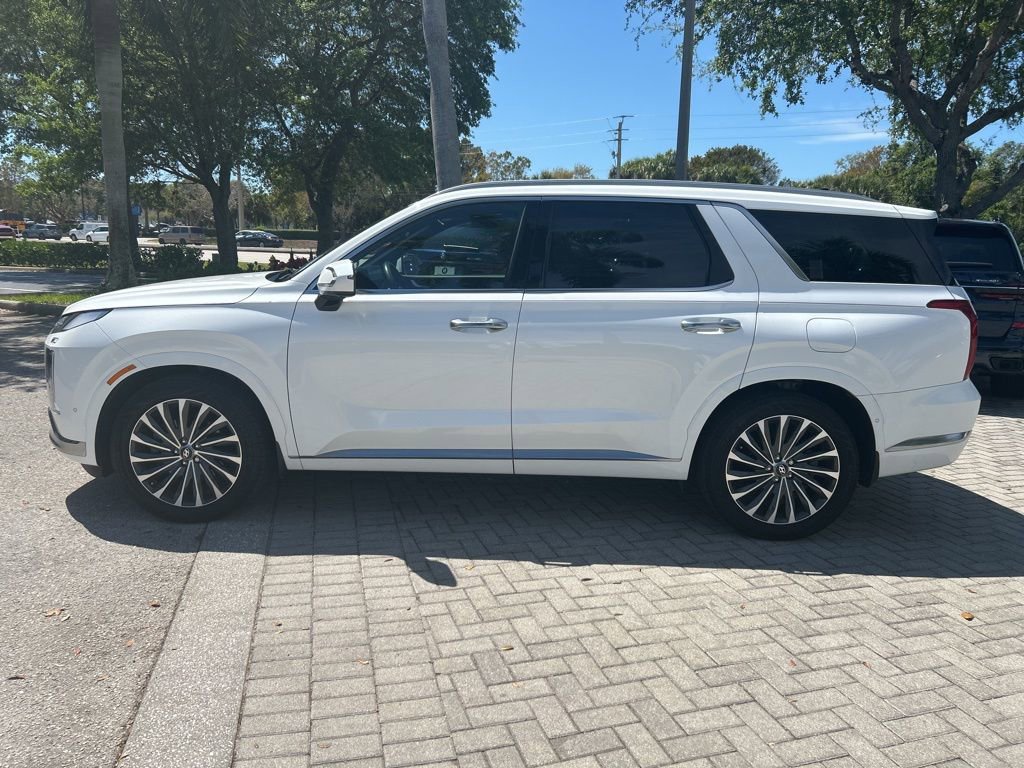 Used 2023 Hyundai Palisade Calligraphy image 32