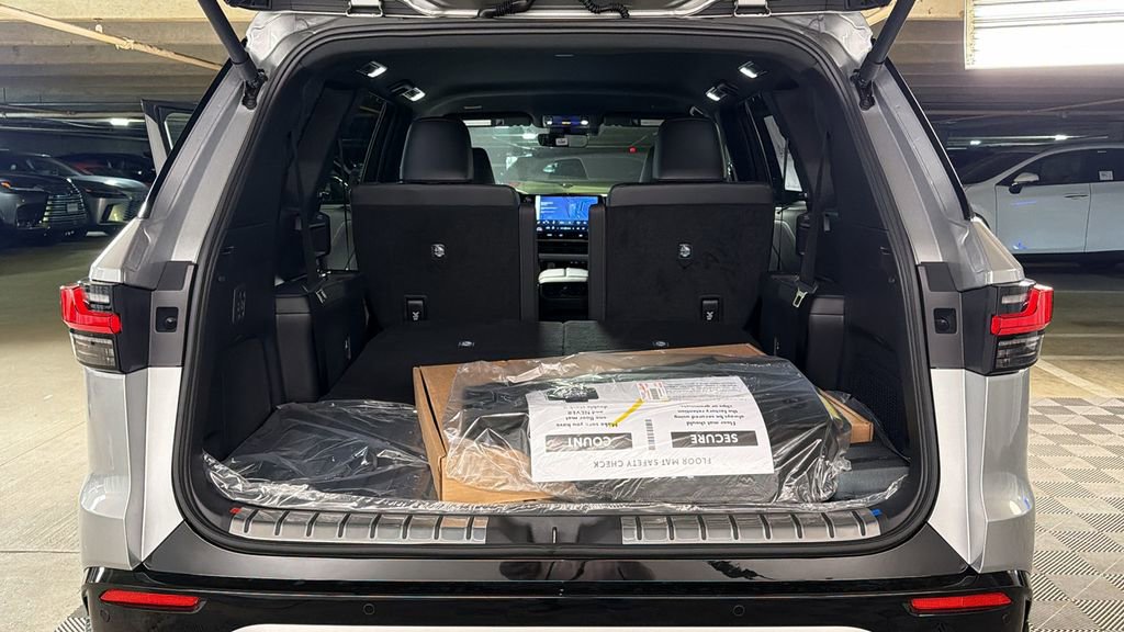 New 2026 Lexus TX 500h AWD image 8
