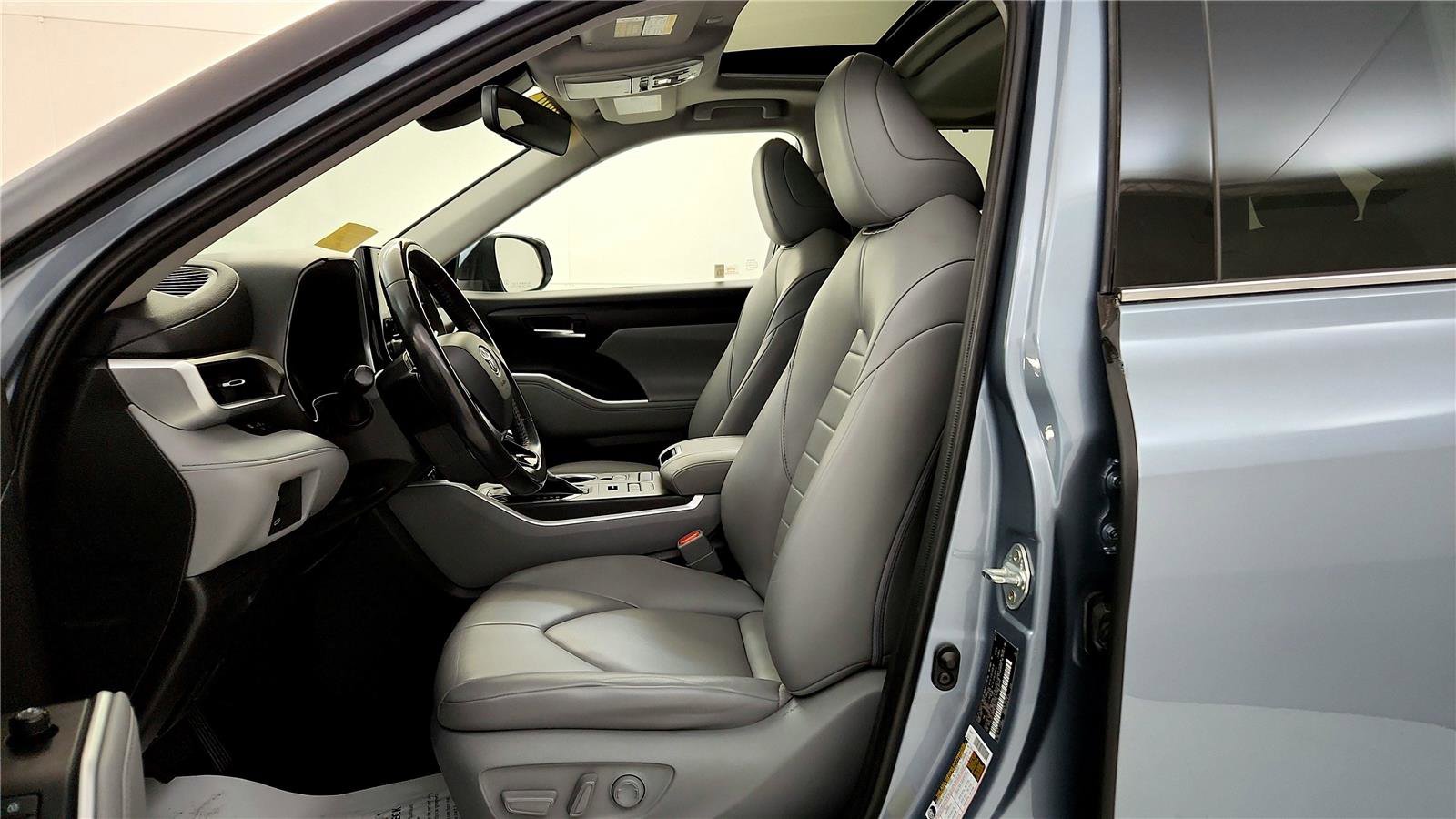 Certified 2020 Toyota Highlander XLE image 38