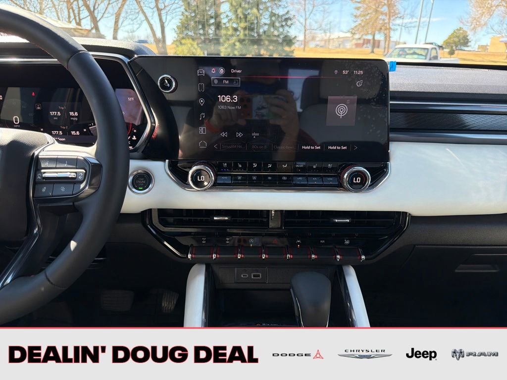 Used 2024 GMC Canyon AT4X image 26