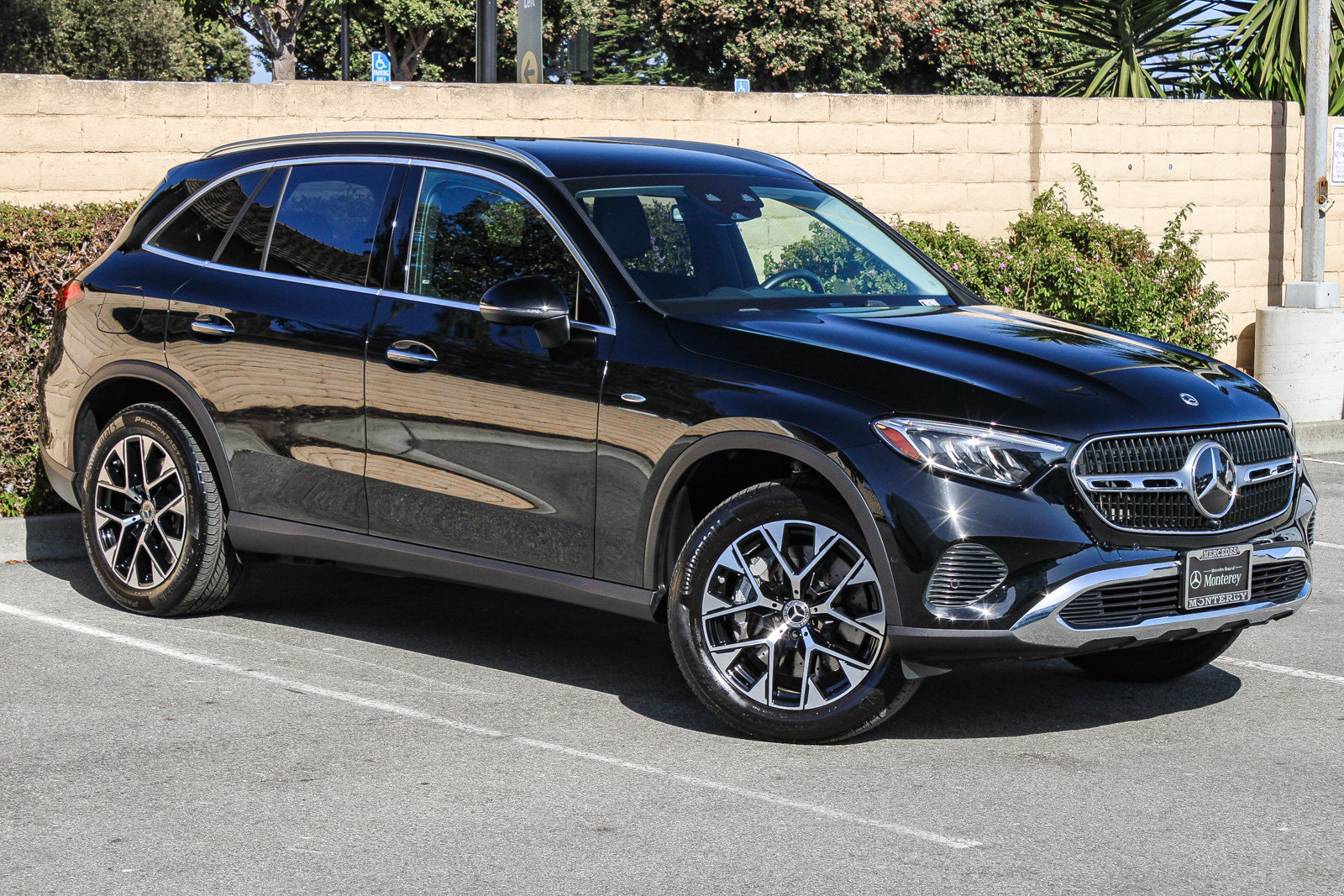 Certified 2025 Mercedes-Benz GLC 350e 4MATIC image 1