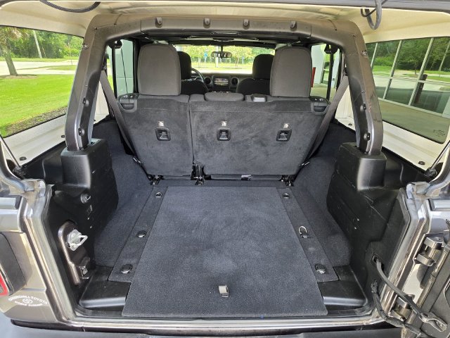 Used 2018 Jeep Wrangler Unlimited Sport S AWD/4WD image 13
