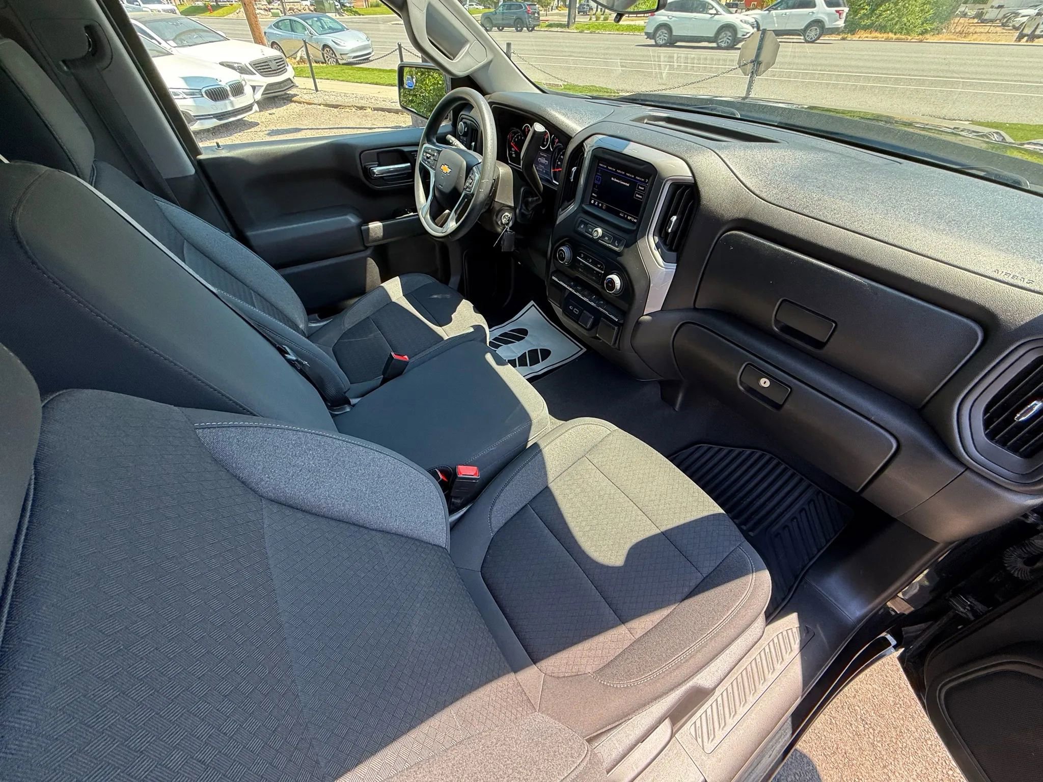 Used 2022 Chevrolet Silverado 1500 Custom w/ Safety Confidence Package image 6