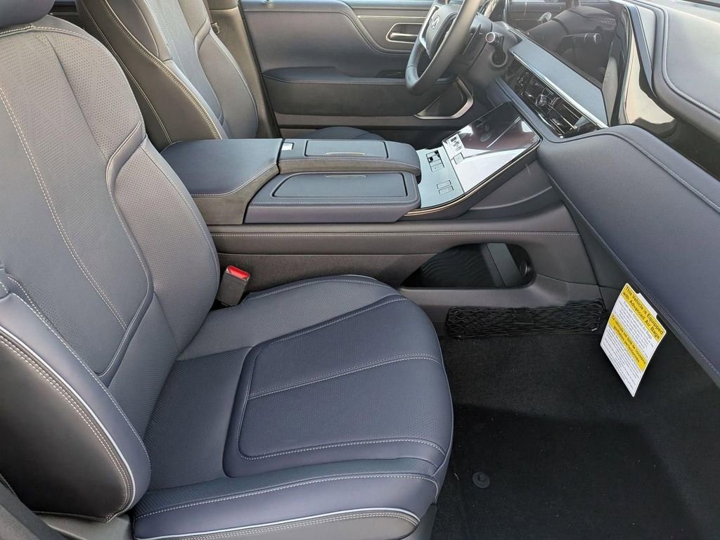 New 2026 INFINITI QX80 4WD w/ Sport Exterior Package image 32