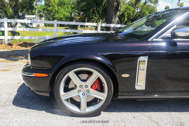 Used 2006 Jaguar XJ Vanden Plas Super V8 Portfolio RWD image 4