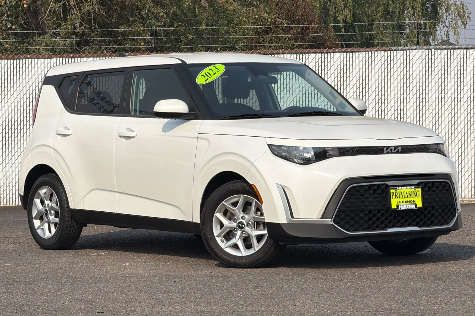 Used 2023 Kia Soul LX w/ LX Technology Package FWD image 2