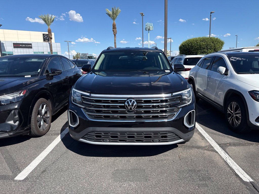 Used 2024 Volkswagen Atlas SE FWD image 2