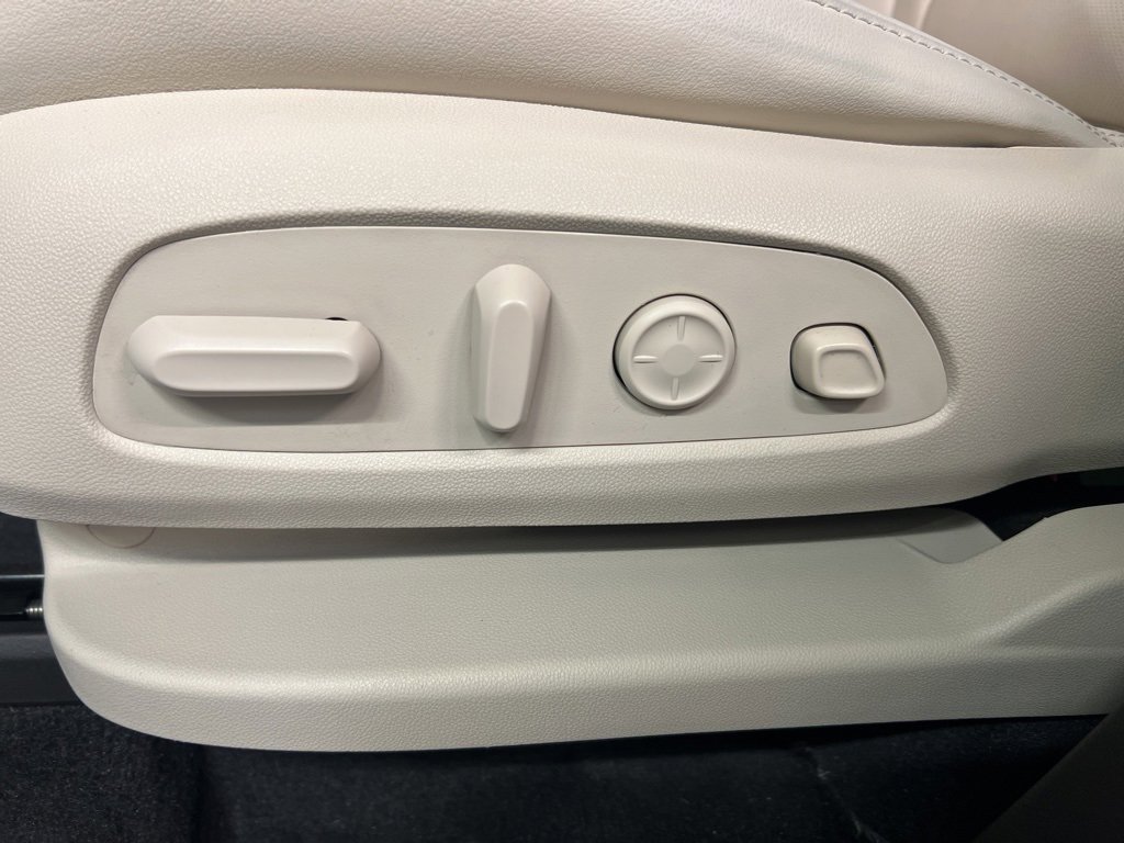 Used 2023 Buick Enclave Premium w/ Experience Buick Package image 29