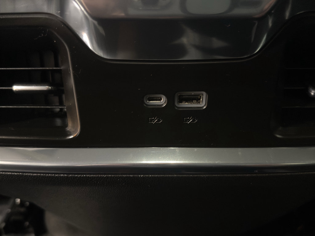 Used 2024 GMC Sierra 1500 Elevation w/ Elevation Premium Package image 16