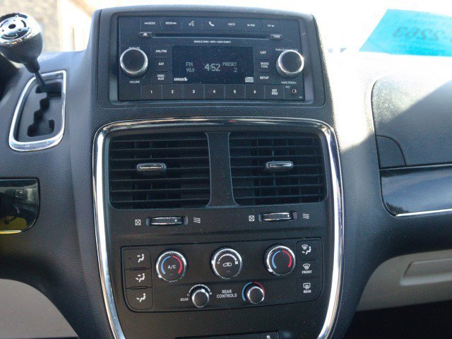 Used 2017 Dodge Grand Caravan SE image 20