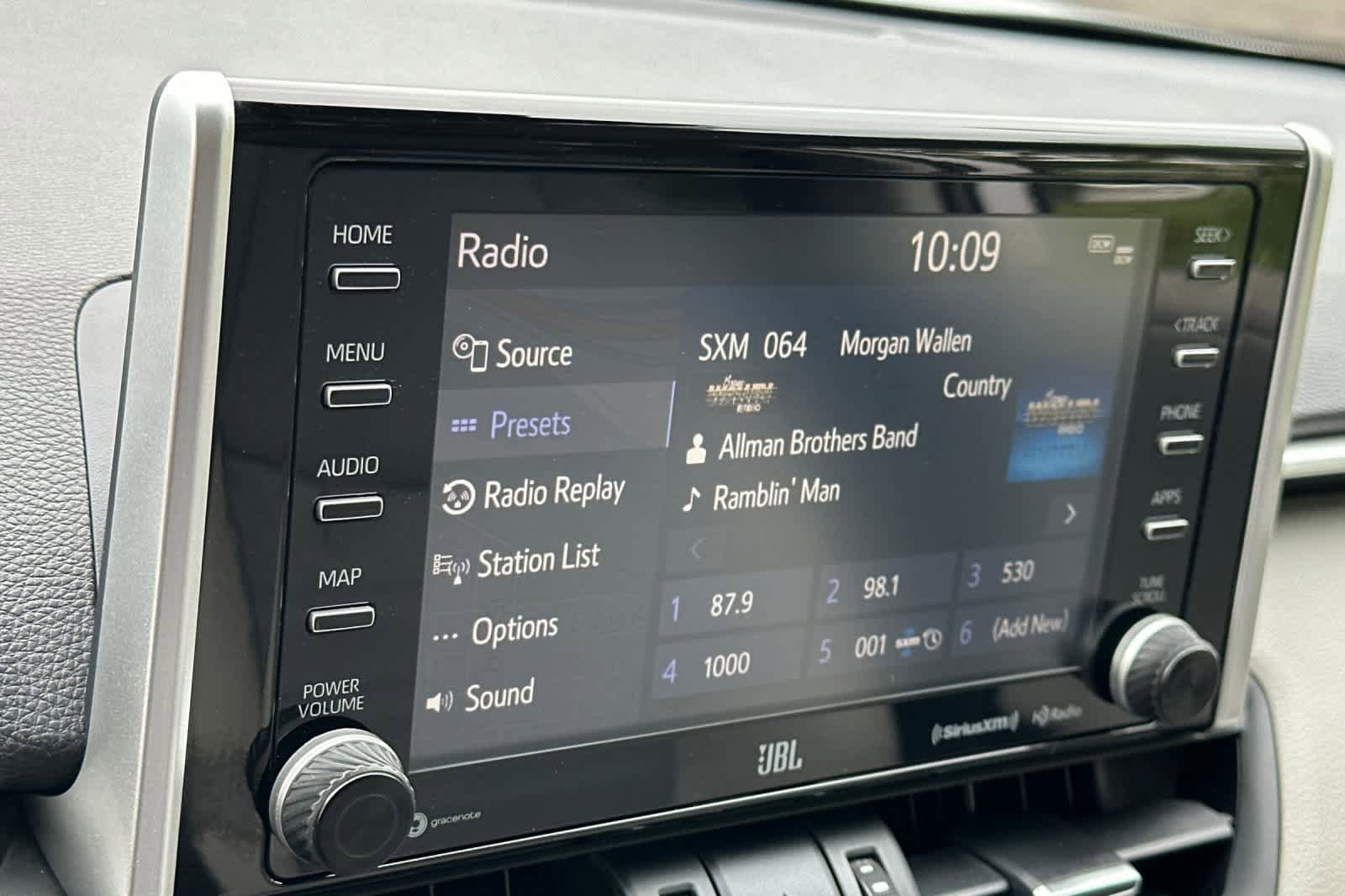 Used 2019 Toyota RAV4 Limited AWD/4WD image 18