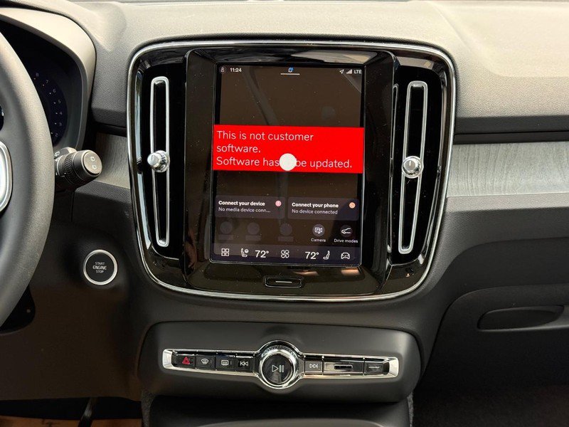 New 2026 Volvo XC40 B5 Plus w/ Protection Package Premier AWD/4WD image 8