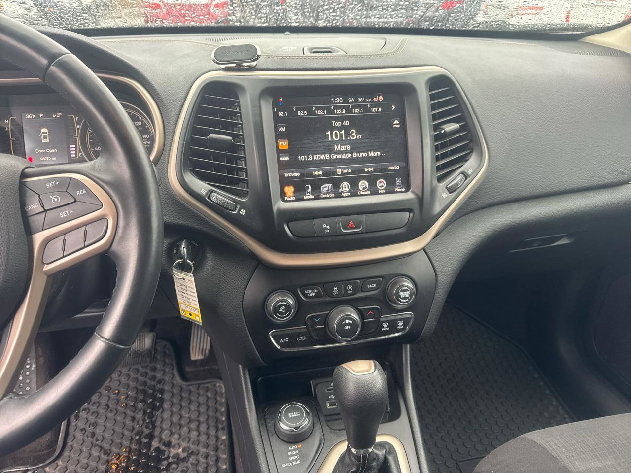 Used 2017 Jeep Cherokee Latitude w/ Safety/Convenience Group image 10