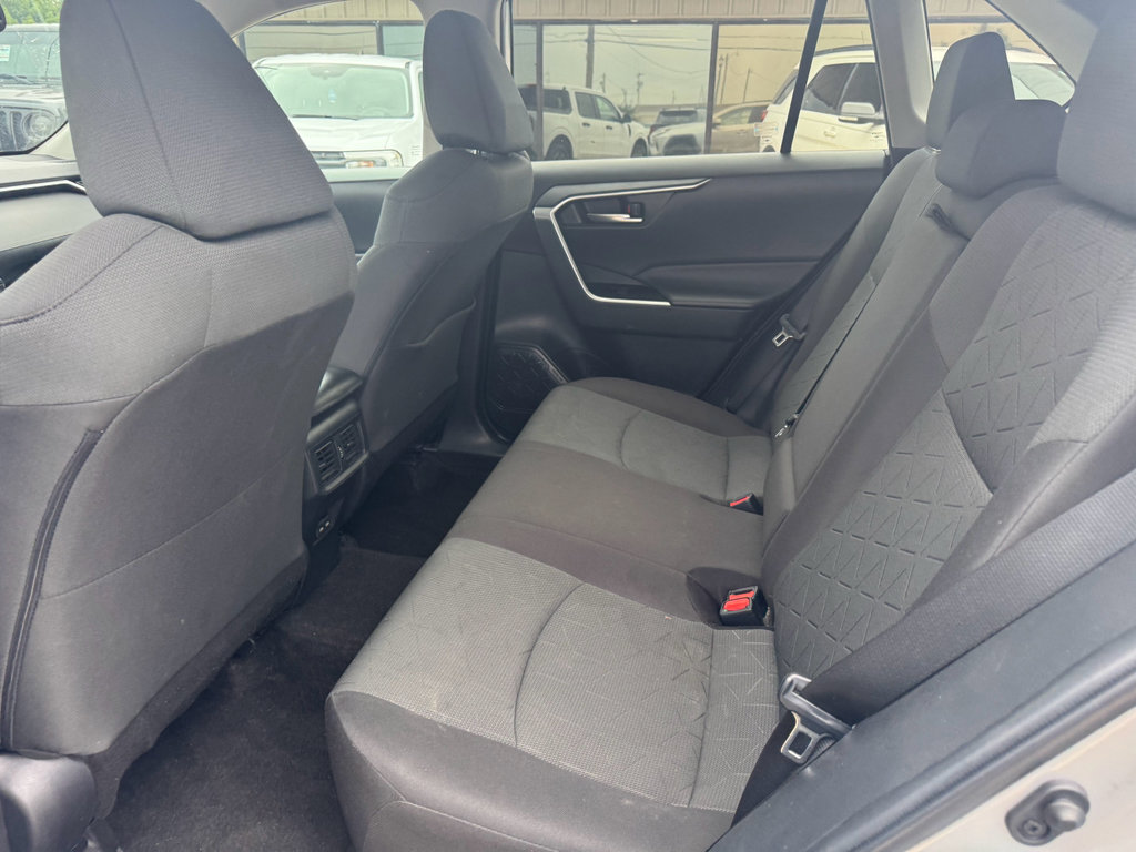 Used 2023 Toyota RAV4 XLE AWD/4WD image 16