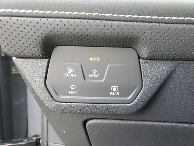 New 2026 Volkswagen Atlas SE FWD image 28