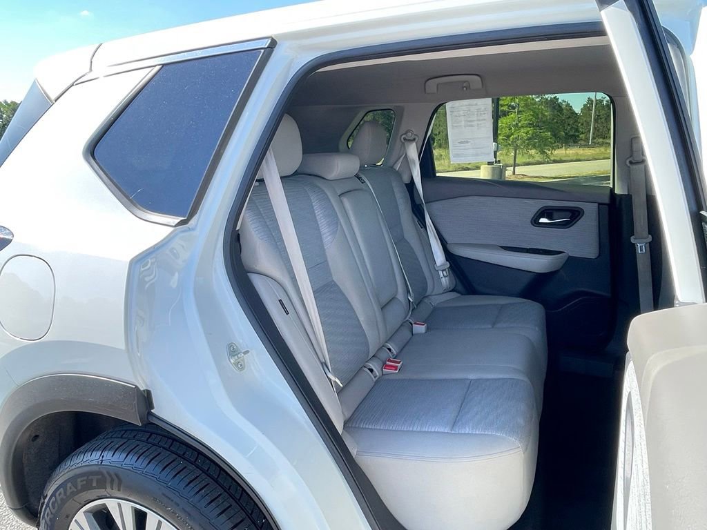 Used 2023 Nissan Rogue SV FWD image 29