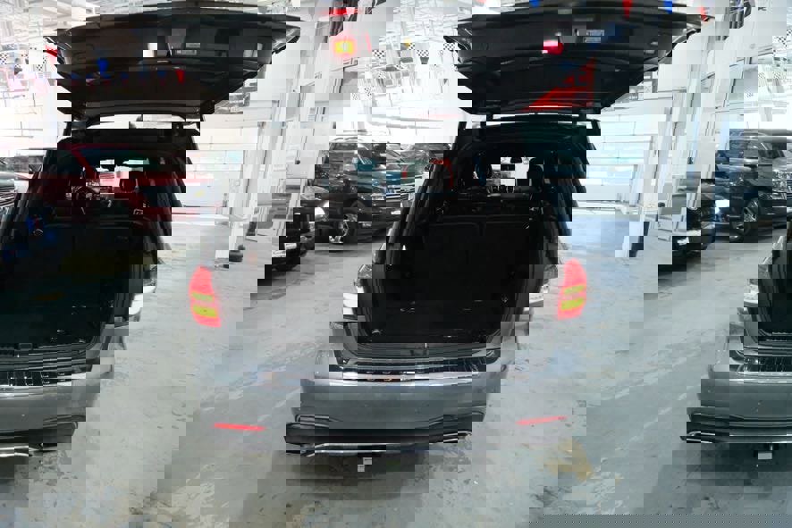 Used 2018 Mercedes-Benz GLS 550 4MATIC image 10