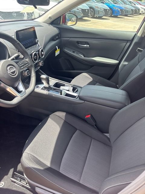 Used 2025 Nissan Sentra SV w/ All-Weather Package image 9