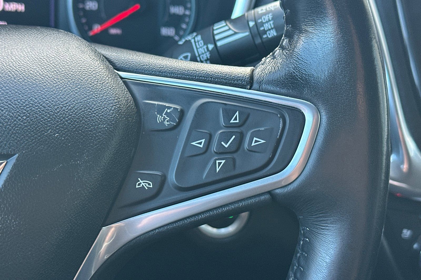 Used 2022 Chevrolet Equinox Premier image 31