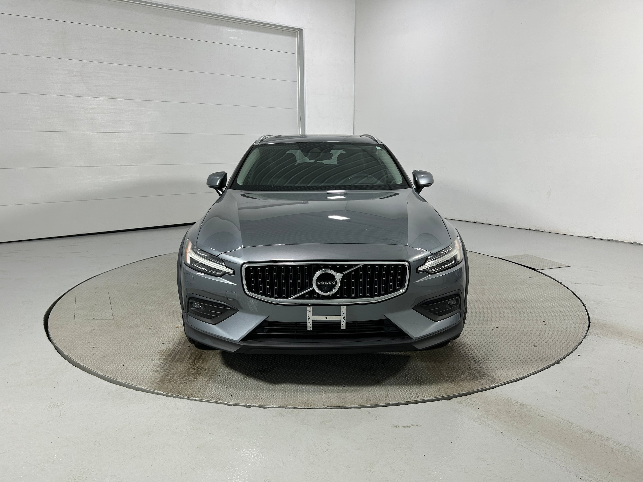Used 2020 Volvo V60 T5 Cross Country AWD/4WD image 16