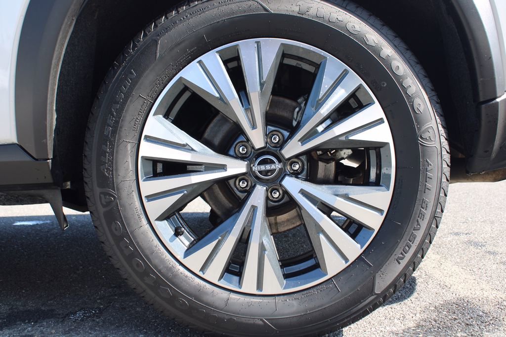 Used 2023 Nissan Rogue SV image 29