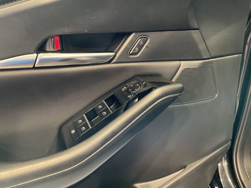 Used 2025 MAZDA CX-30 AWD 2.5 S w/ Preferred Package image 15