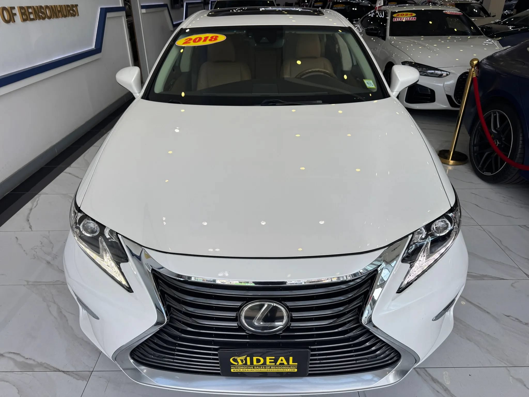 Used 2018 Lexus ES 350 w/ Premier Package FWD image 2