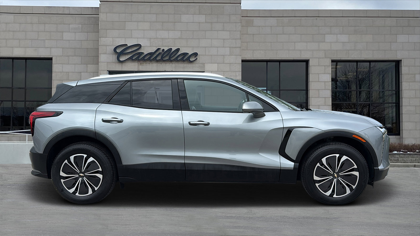 Used 2026 Chevrolet Blazer EV LT AWD/4WD image 2