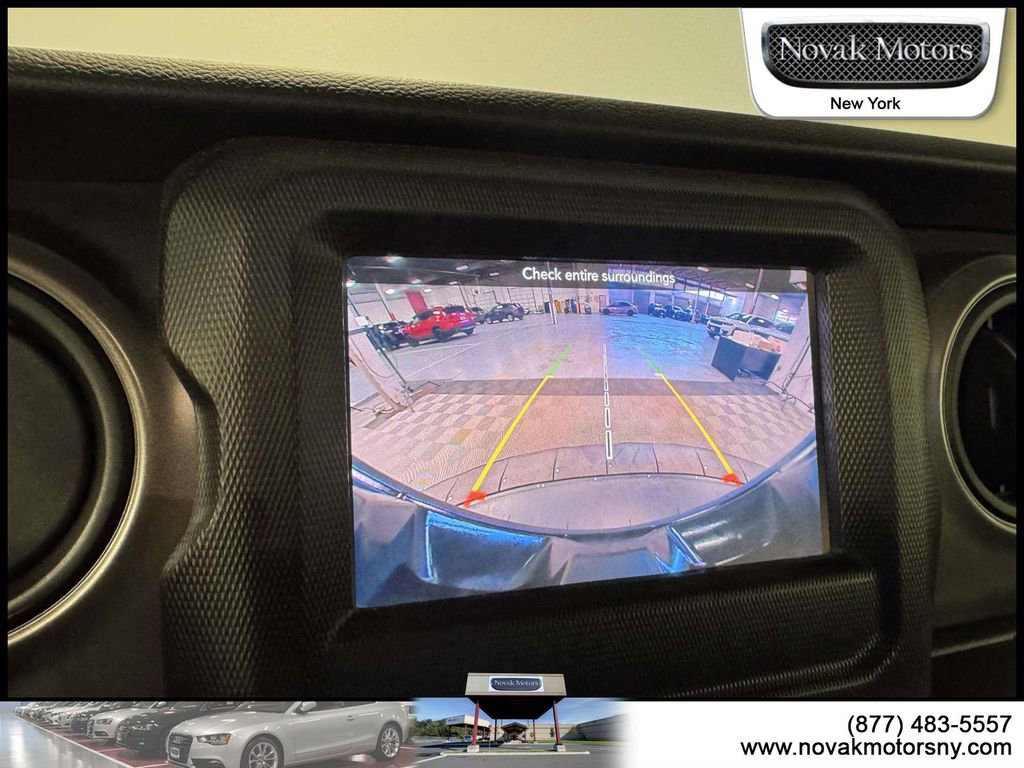 Used 2022 Jeep Wrangler Sport AWD/4WD image 19