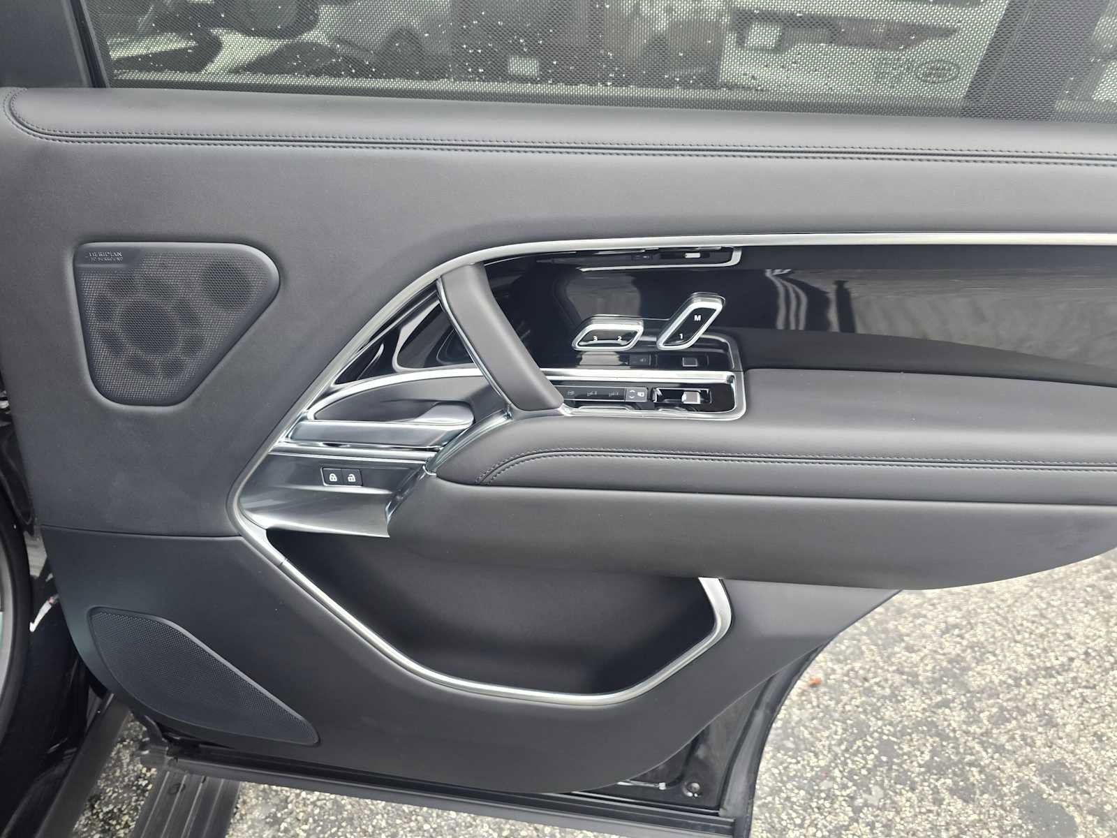 Used 2026 Land Rover Range Rover Long Wheelbase SE image 13