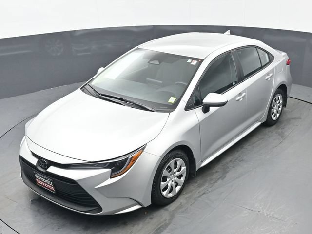 Certified 2025 Toyota Corolla LE FWD image 33