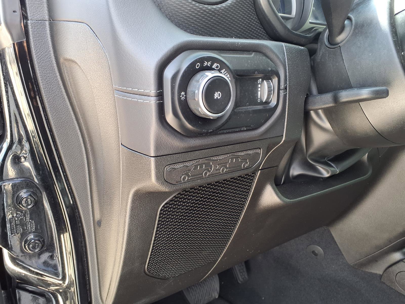 Used 2025 Jeep Wrangler Unlimited Rubicon image 14