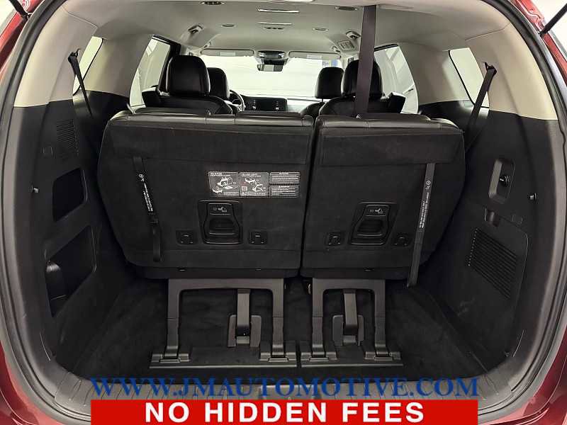 Used 2024 Kia Carnival LX image 17