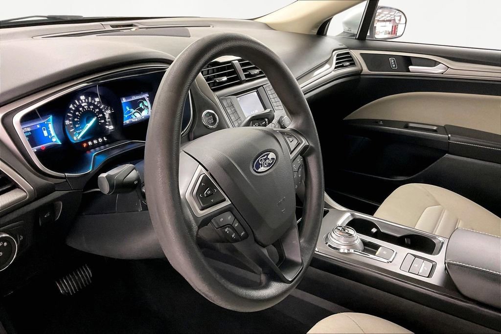 Used 2018 Ford Fusion S image 15