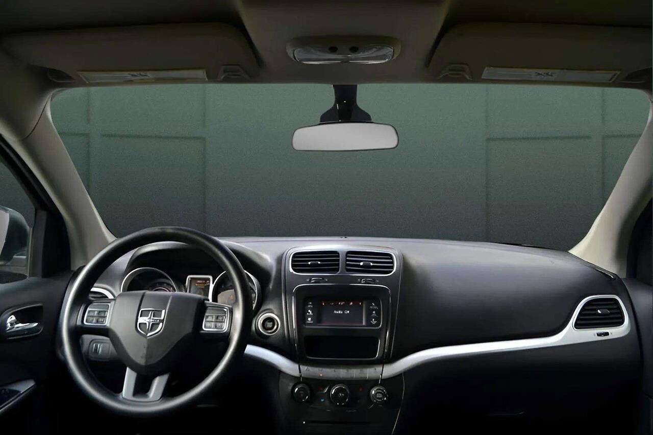 Used 2018 Dodge Journey SE image 18