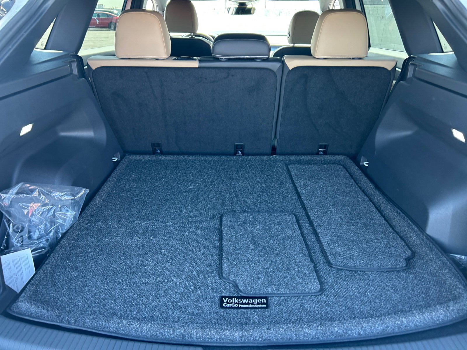 Certified 2025 Volkswagen Atlas Cross Sport SE FWD image 31