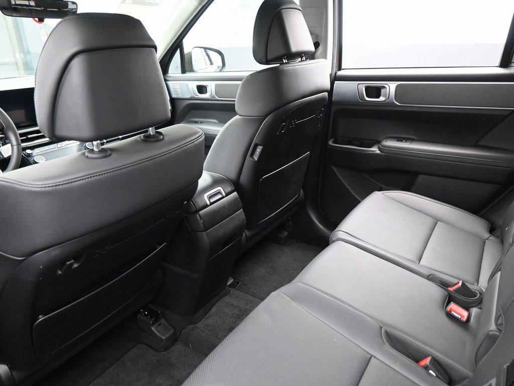 Used 2025 Hyundai Santa Fe SEL w/ Tow & Go Package image 27