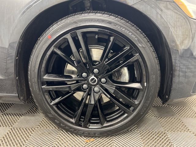 Used 2023 Volvo S60 B5 Plus w/ Climate Package AWD/4WD image 4